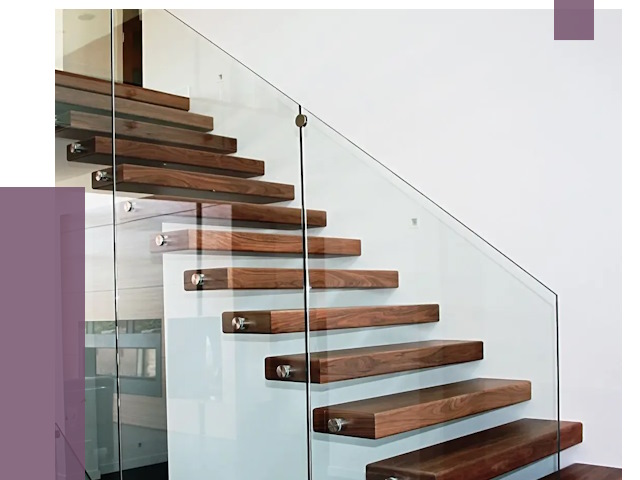 Стеклянные перила для лестницы в Красноярске от 14732 руб.