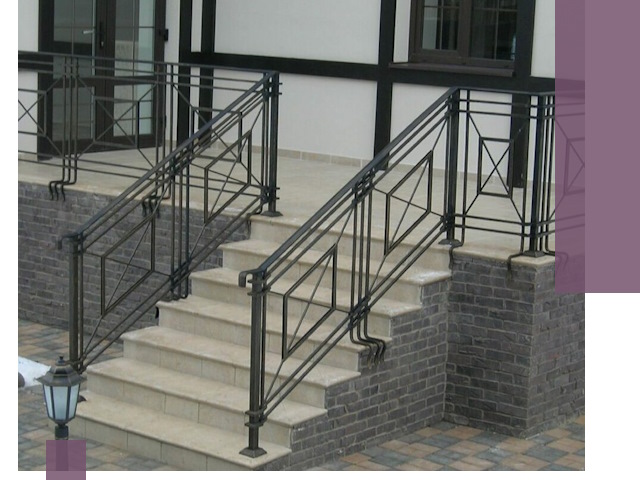 Перила для крыльца в Красноярске — монтаж, изготовление и установка