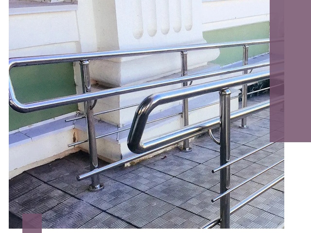 Ограждения пандусов из металла и нержавейки в Красноярске