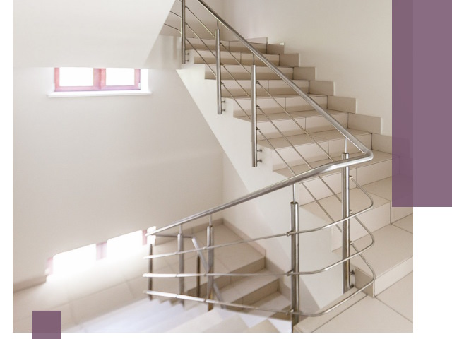 Установка и замена перил в подъезде в Красноярске