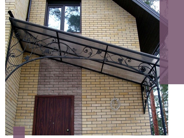 Односкатные козырьки из металла под ключ в Красноярске