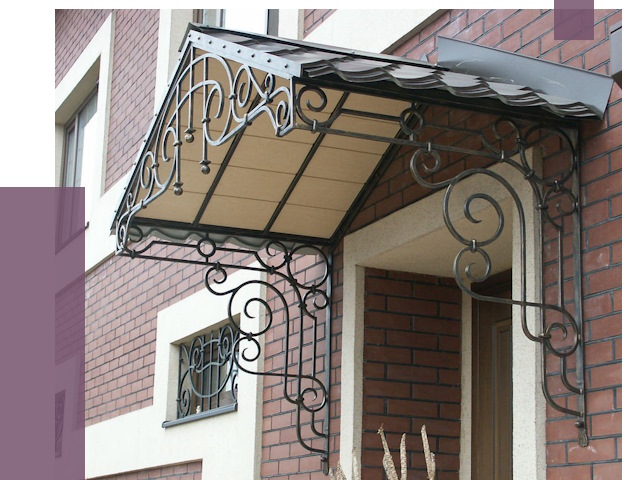 Двускатные козырьки в Красноярске под ключ от 12700 руб.