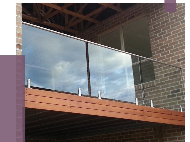 Стеклянные парапеты на крыше и террасе в Красноярске от 11430 руб. | ПРОЛЁТ-Крс