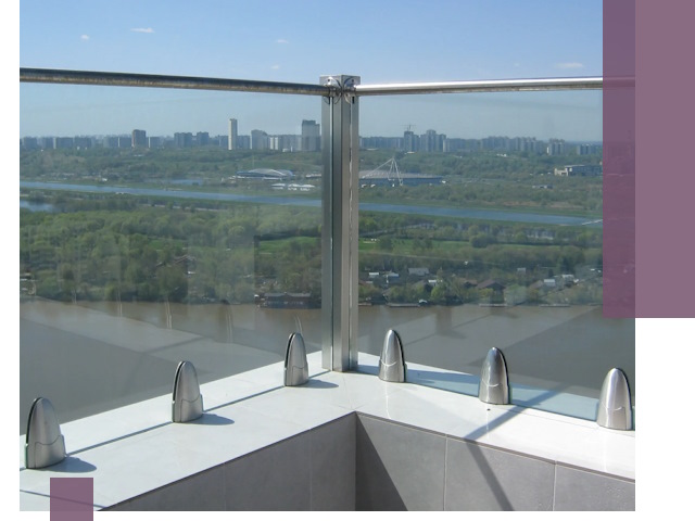 Стеклянные парапеты премиум класса в Красноярске для домов и бизнесов