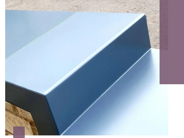 Крышки на парапет в Красноярске: изготовление и монтаж под ключ